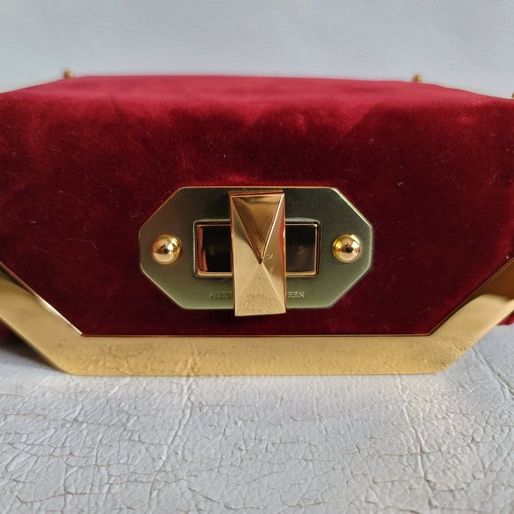 ❌️SOLD❌️ Alexander McQueen Box Velvet 16 Red Gold Leather Shoulder Bag Square - Picture 13 of 16